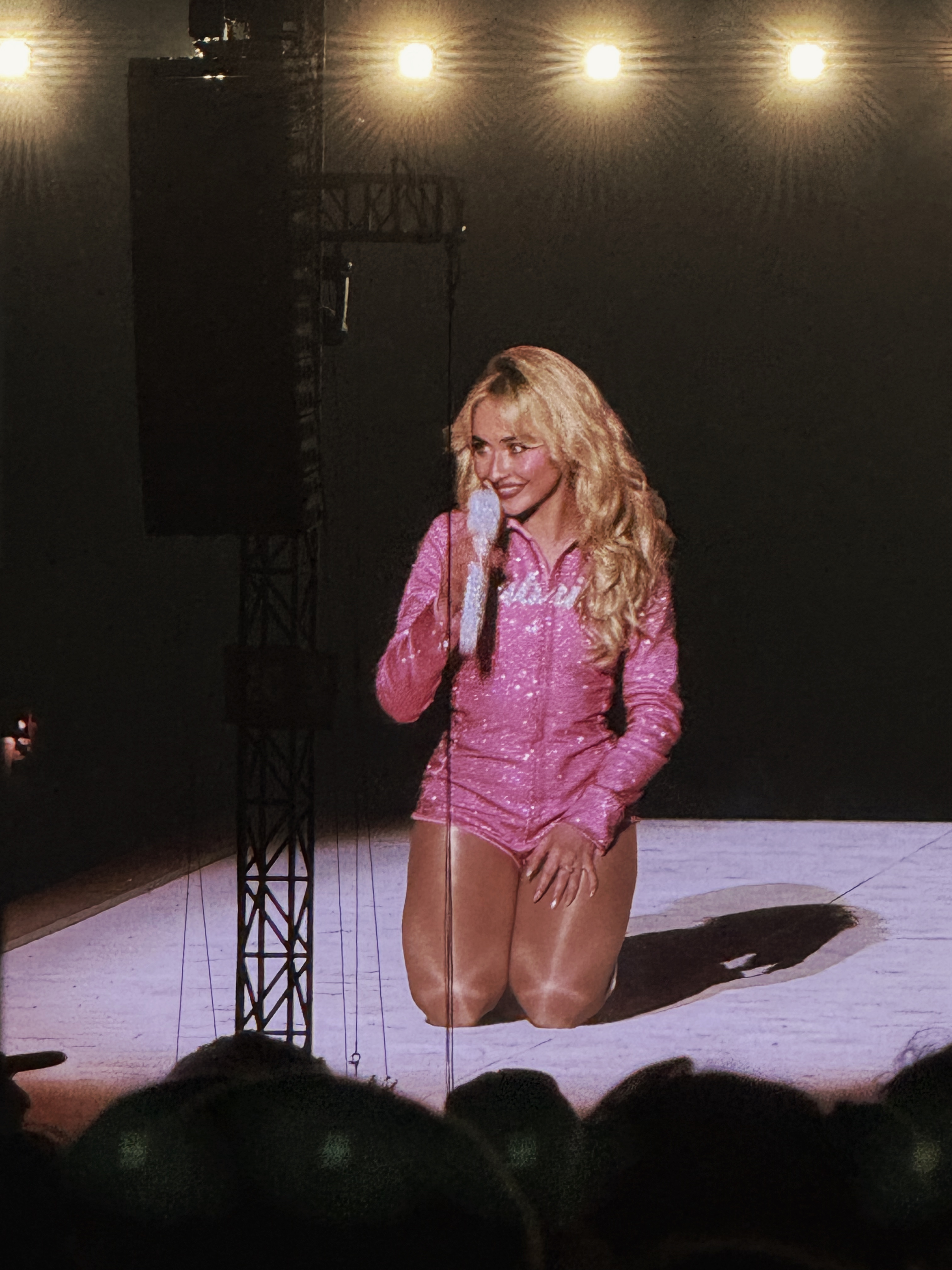 SabrinaCarpenter-25